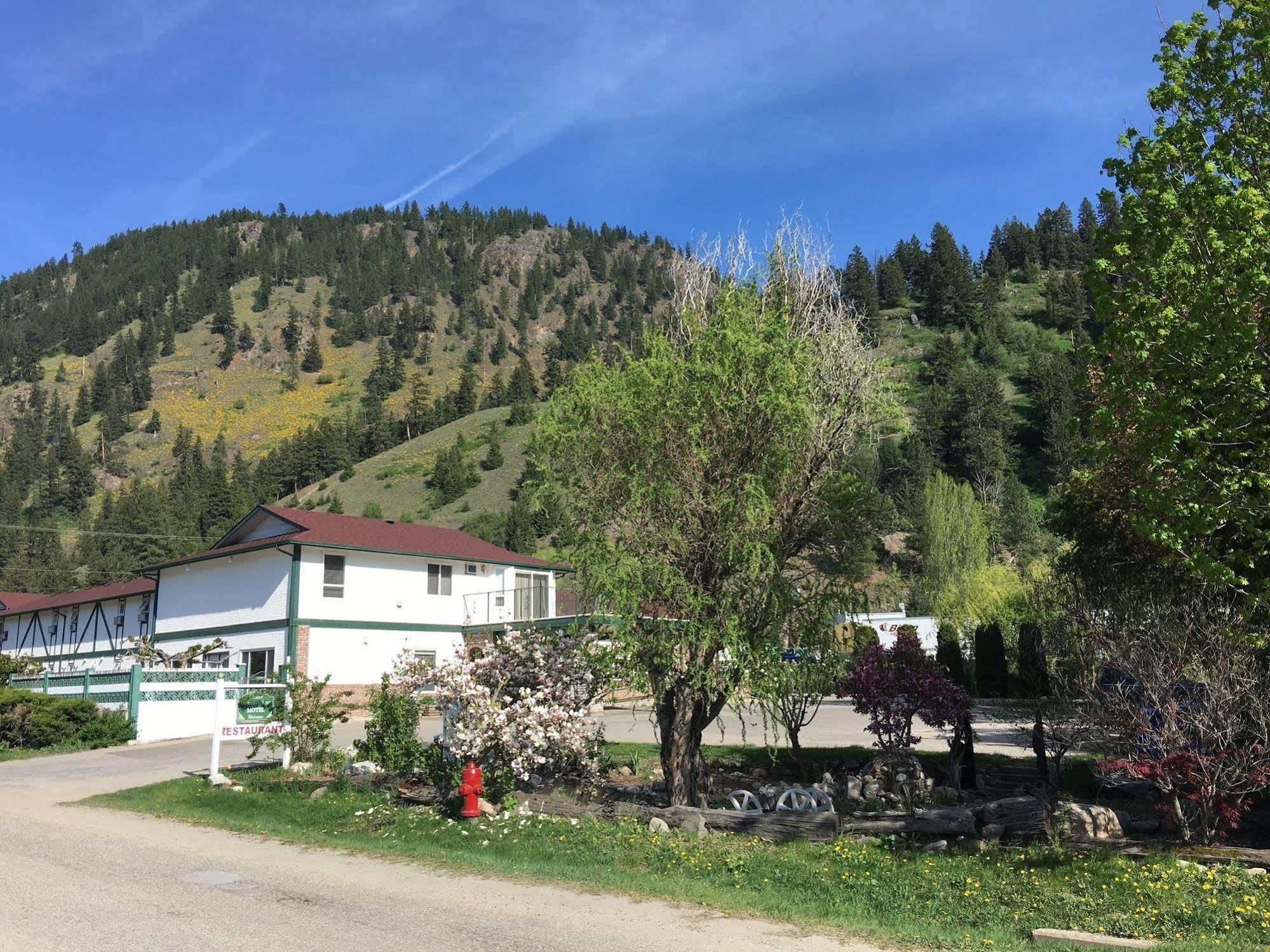 Chase Country Inn Exteriör bild