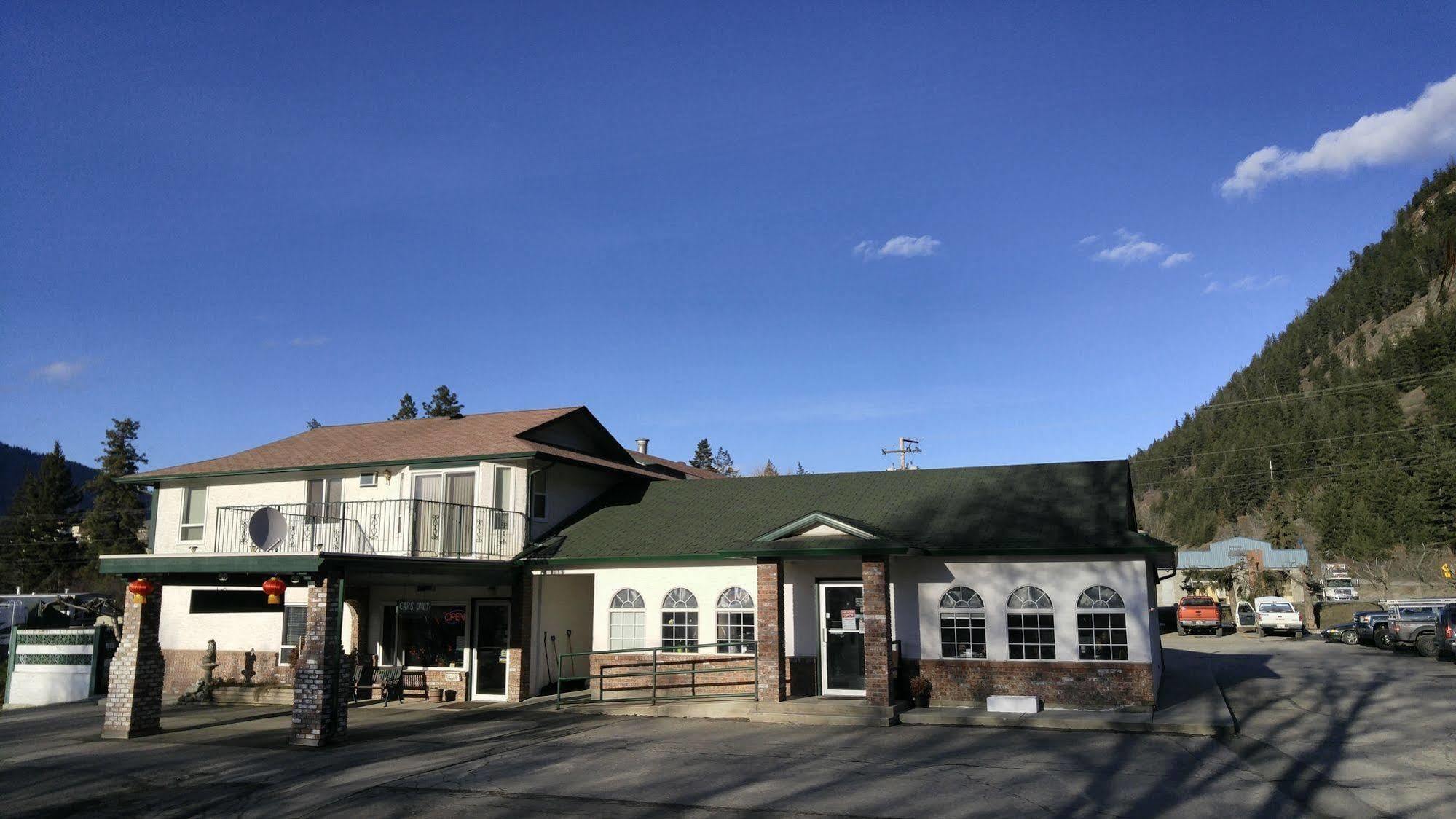 Chase Country Inn Exteriör bild
