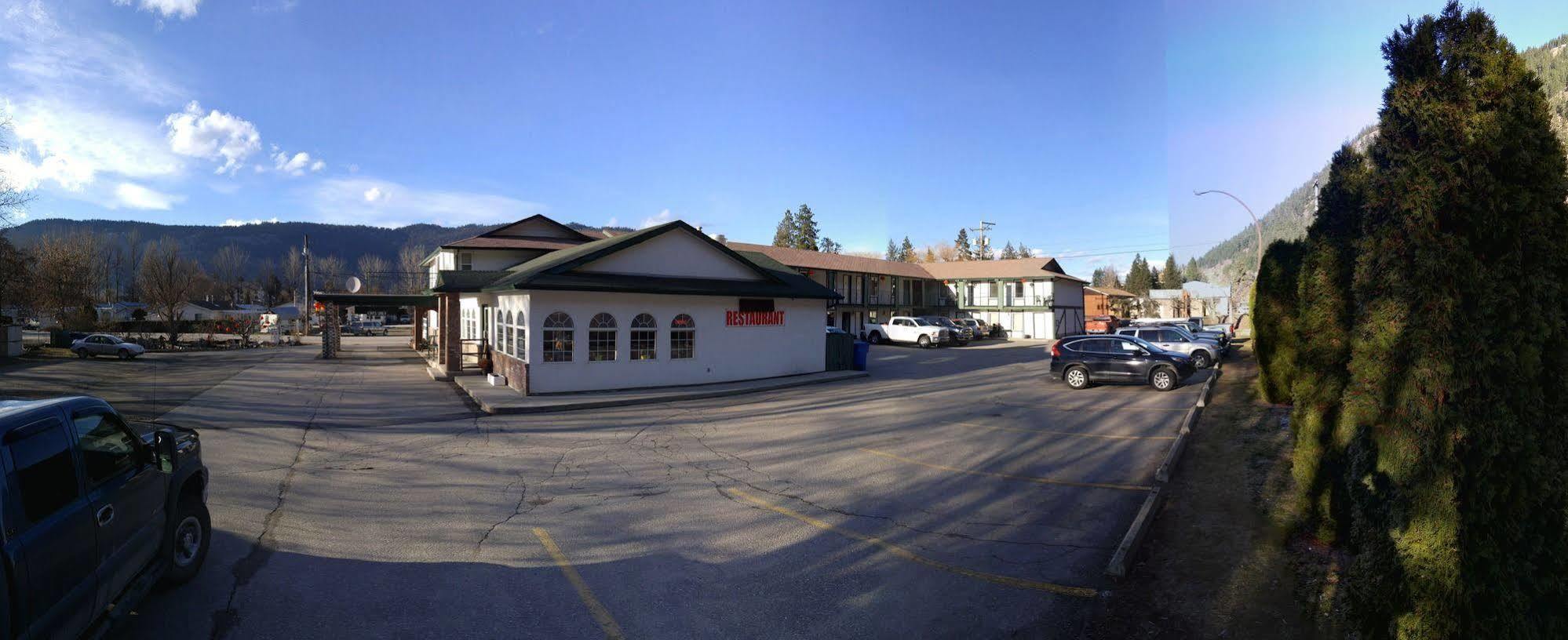 Chase Country Inn Exteriör bild